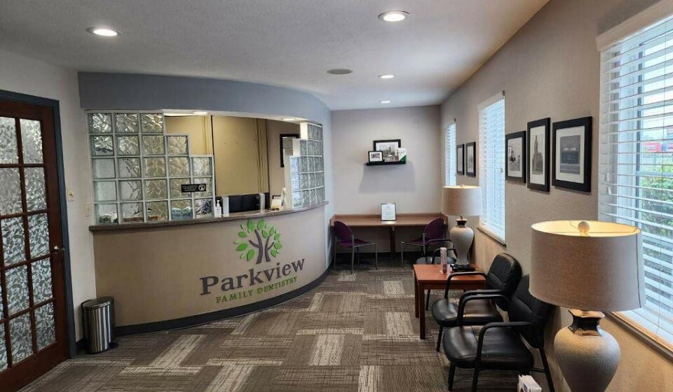 waiting room and front desk at Parkview Family Dentistry - New Castle dental office
